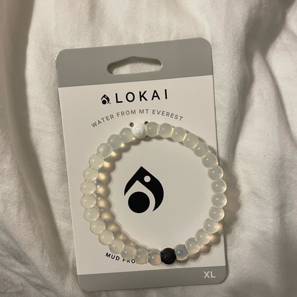 Loaki - Picture 2 of 2